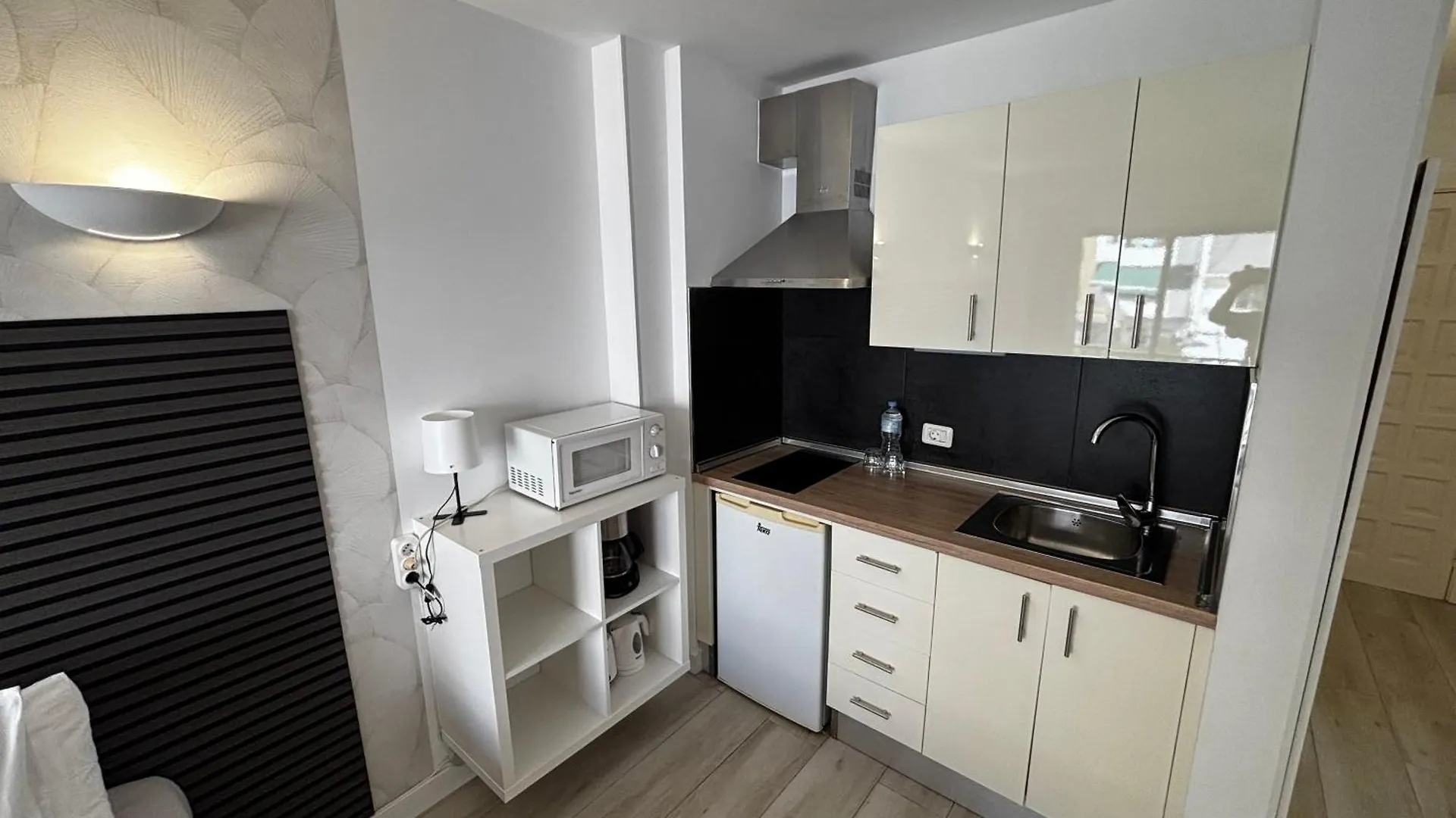 Cozy Studio in Los Cristianos Beach FREE WIFI Arona  Arona (Tenerife)