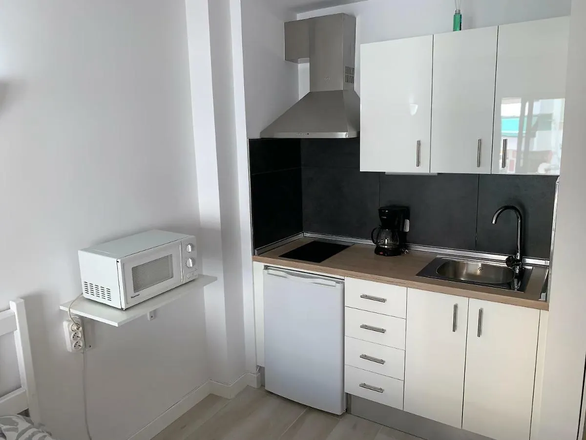 Cozy Studio in Los Cristianos Beach FREE WIFI Arona  0*, Arona (Tenerife)