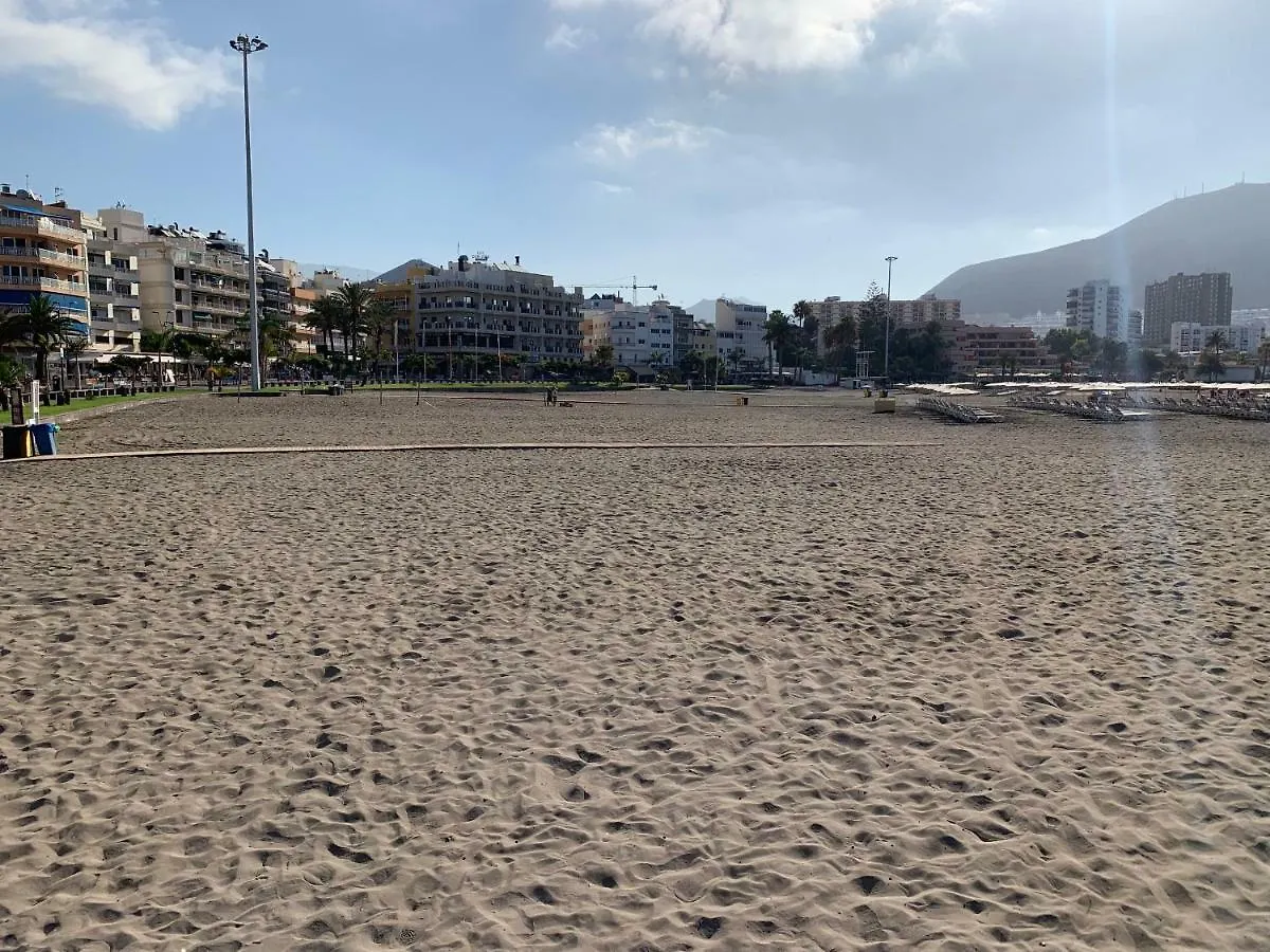 Apartamento Cozy Studio in Los Cristianos Beach FREE WIFI Arona  España